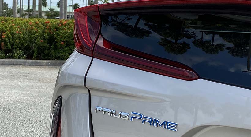 El Toyota Prius Prime 2020 tiene distintivos exclusivos que lo distinguen de las otras versiones de la familia. Foto: Javier Mota.