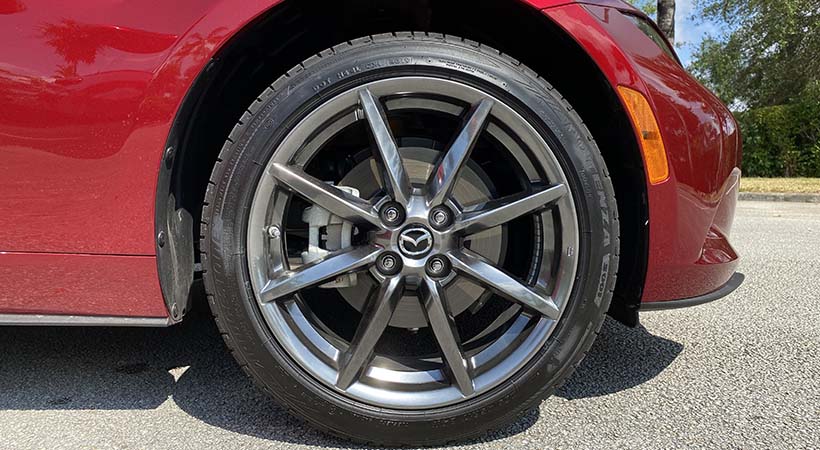 El Mazda MX-5 RF 2020 es un verdadero deportivo con un precio más que accesible. Foto: Javier Mota.