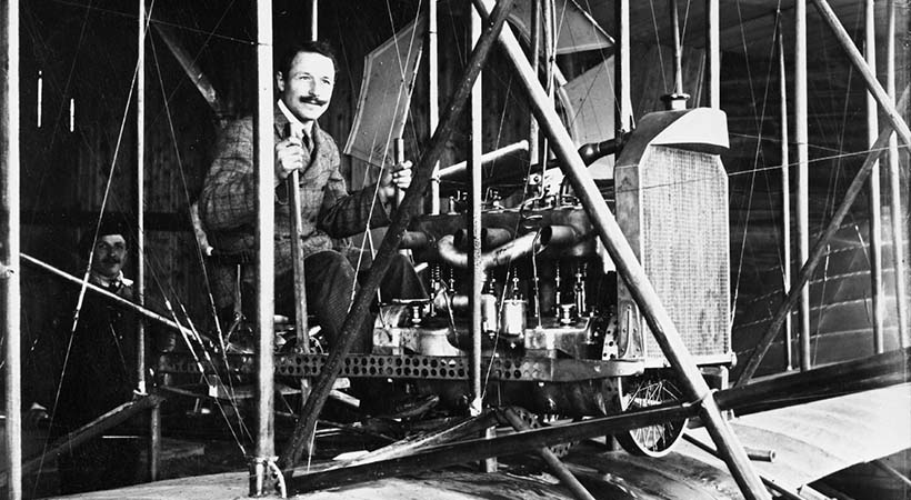 Un motor Alfa Romeo de 24 HP se usó para propulsar a un avión biplano hecho con estructura de tubos de bicicleta. Foto: Alfa Romeo. 