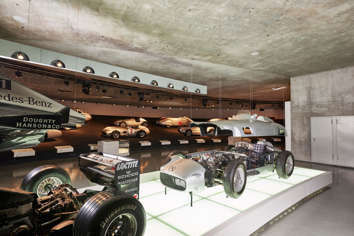 Dentro de la exhibición del automovilismo existe una sección dedicada a la historia del equipo de Fórmula 1. Foto Mercedes-Benz