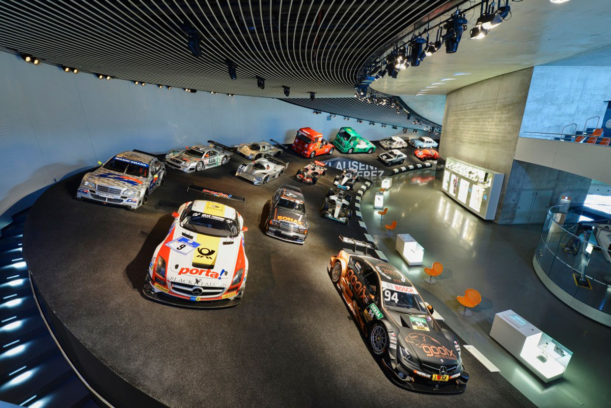 Una de las secciones permanentes del Museo Mercedes-Benz es la dedicada a todas las series del automovilismo. Foto Mercedes-Benz