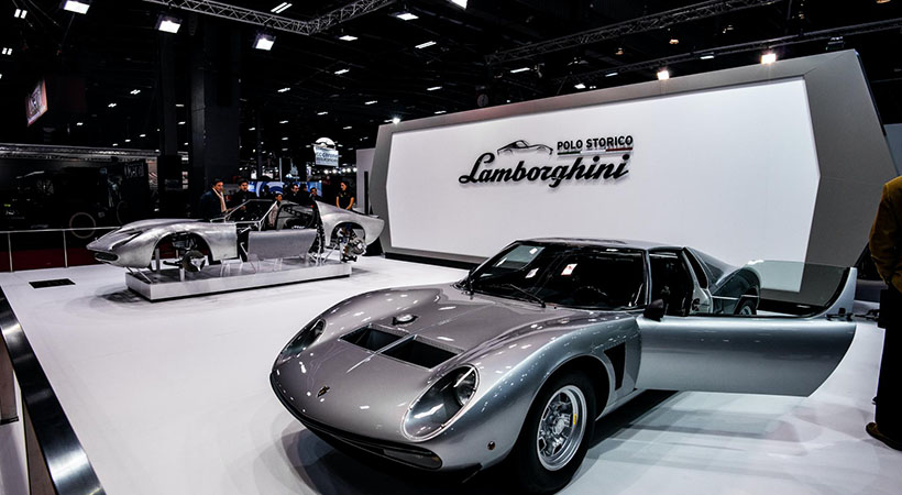 Originalmente el auto estaba pintado de negro, en 1977 Hane lo pintó de color plateado pero mantuvo el interior negro. Foto: Lamborghini