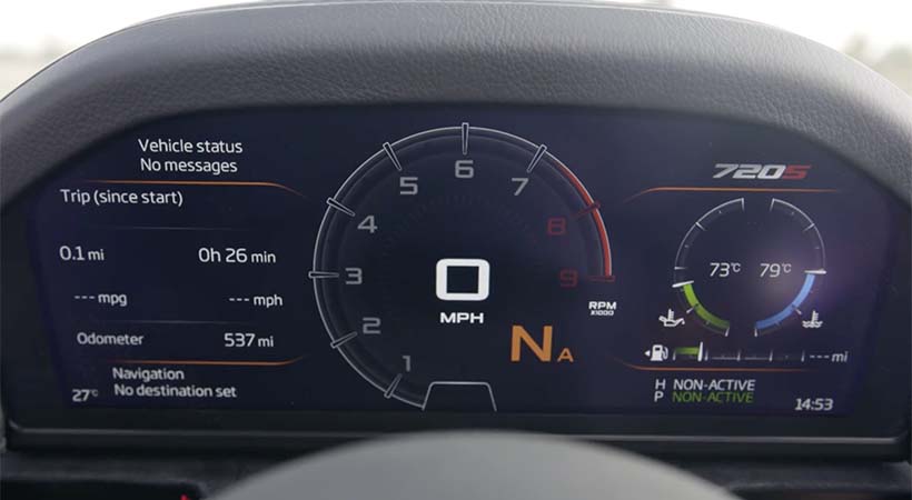 El McLaren 720s Spider 2020 alcanza velocidad máxima de 212 MPH con el techo cerrado. Foto: Javier Mota.