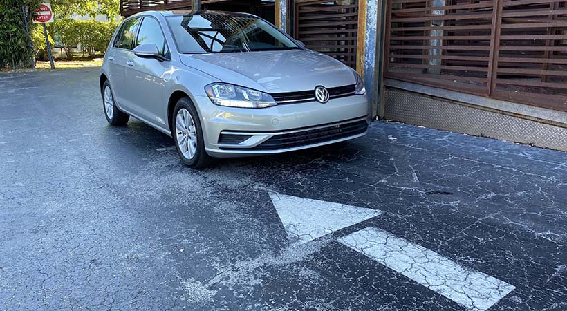 El Volkswagen Golf 2020 tiene como principales modelos de competencia al MINI Cooper y el Hyndai Veloster. Foto: Javier Mota.