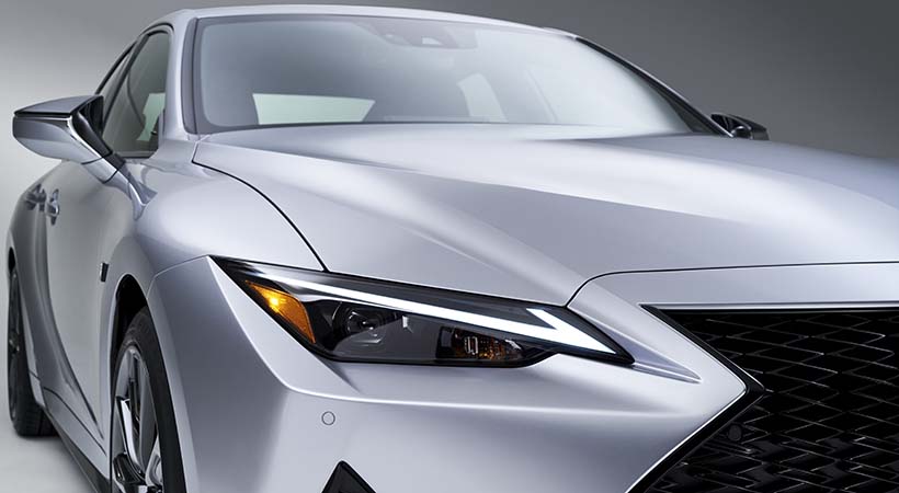 El Lexus IS 2021 está celebrando su 20mo. aniversario con su mejor versión hasta ahora. Foto: Lexus.