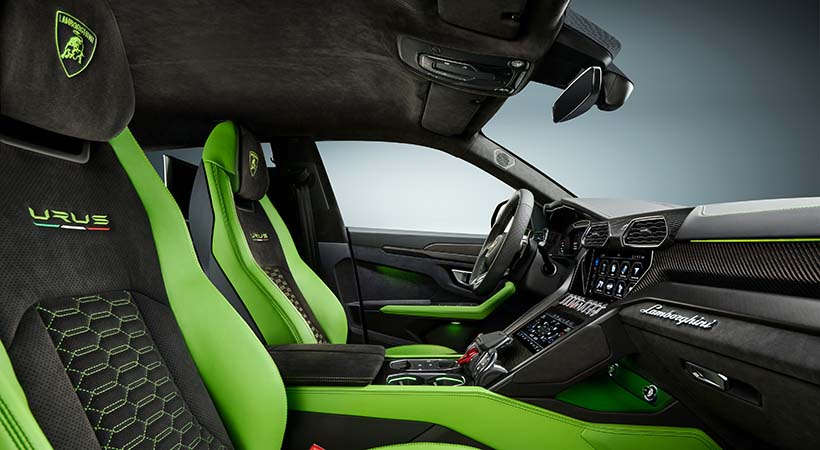 Otro de los detalles exclusivos para la edición Pearl Capsule 2021, el asiento opcional eléctrico cuenta con tapicería en piel de Alcántara perforada para mejorar la comodidad. Foto: Lamborghini.