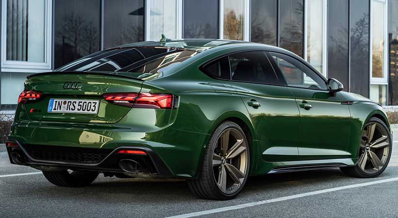 El maletero cubica 465 litros, aunque puede abatirse el respaldo de los asientos traseros -40:60- para ganar algo de espacio con sólo abatir los asientos. Foto: Audi