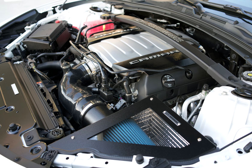 El modelo de prueba cuenta con la tapa del motor pintada, disponible por $545. Foto: Chevrolet.