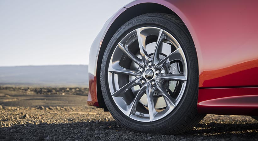 El modelo de nuestra prueba de manejo circula sobre ruedas de 20 pulgadas al frente y de 21 para la sección posterior. Foto: Lexus