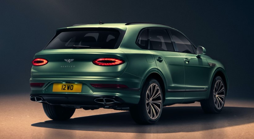 El modelo de introducción será un V8 con 550 hp que más tarde será acompañado por versiones Híbridas y W12. Foto: Bentley