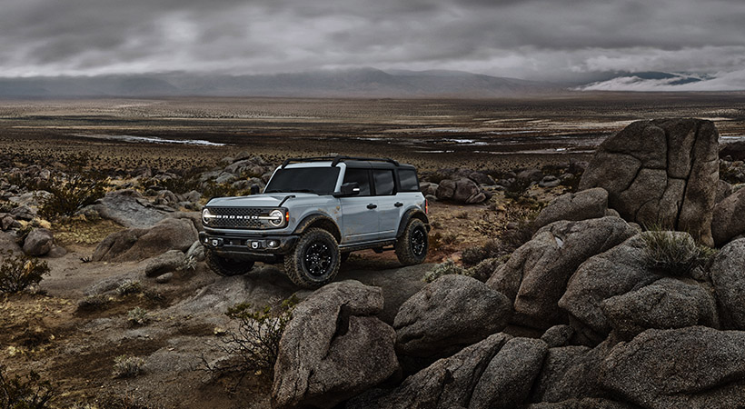 Ford Bronco 2021 4 puertas Badland Series con paquete Sasquatch™ off-road opcional. Foto: Ford.