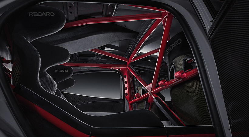 La cabina está preparada con la más avanzada tecnología de seguridad. Ford Mustang Mach-E 1400. Foto: Ford.