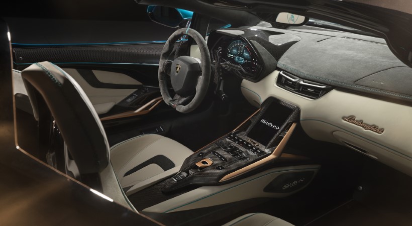 El auto mantiene el estilo inspirado en el concept car Terzo Millennio y que nos indica el camino que el lenguaje de diseño de Lamborghini está tomando. Foto: Lamborghini