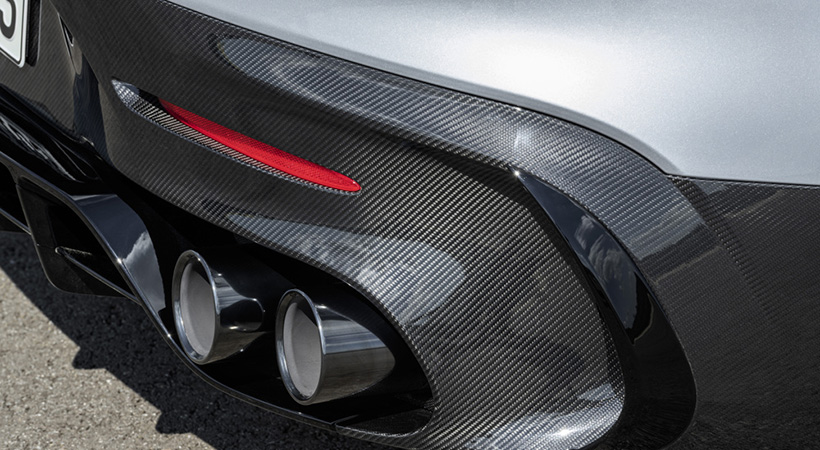 El diseño del motor del Mercedes-AMG GT Black Series 2021 mejora la potencia con pulsos de onda uniformes de los gases de escape. Foto: Mercedes-AMG.