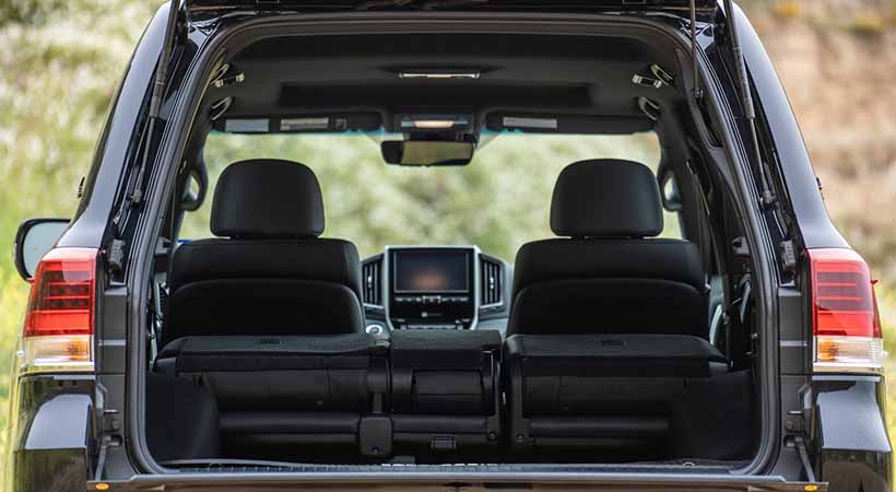 El interior es amplio y suficiente para hasta 8 pasajeros. Foto: Nicholas Colt. 