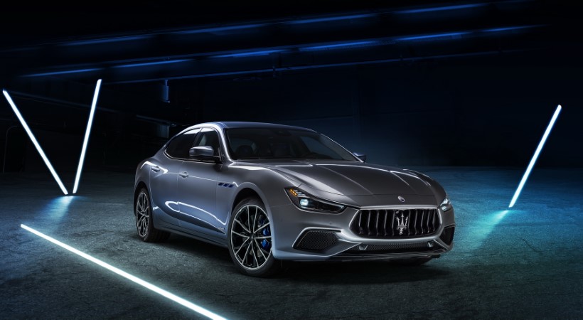 La parrilla frontal y los faros delanteros son de las piezas donde la cirugía es más notabe. Foto: Maserati.