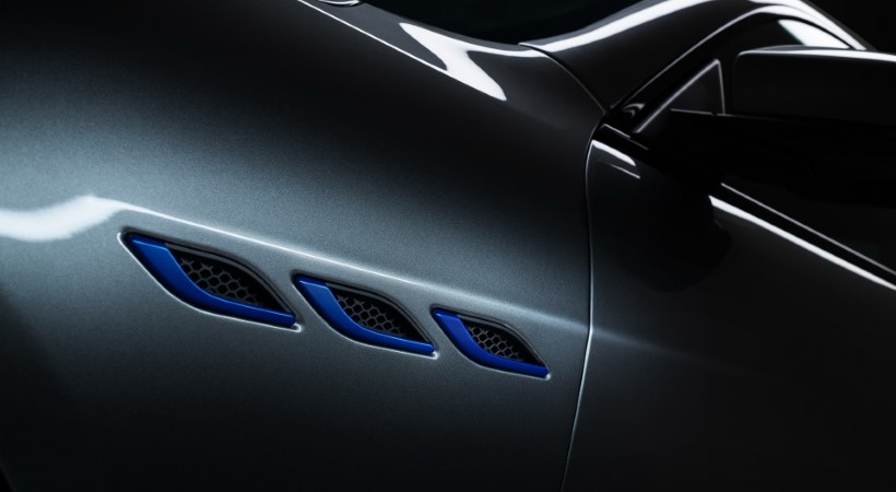 Comparado con la versión V6 diesel, el Maserati Ghibli Hybrid 2021 reduce las emisiones en 25 por ciento. Foto: Maserati