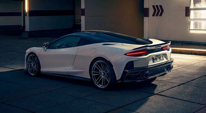 Todos los componentes están hechos de fibra de carbono para controlar el peso y aumentar el impacto visual del automóvil. Foto: Novitec