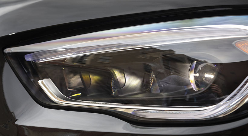 Al frente destacan los  los faros Multibeam LED. Foto: Mercedes-Benz