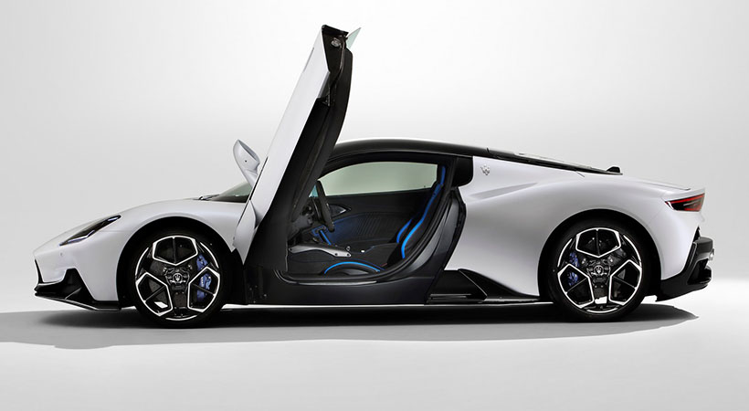 el Maserati MC20 equipa un V6 totalmente nuevo con doble turbo y doble combustión. Éste cuenta con un desplazamiento de 3.0 litros y genera unos impresionantes 621 caballos de fuerza y 538 libras/pie de torsión. Foto: Maserati