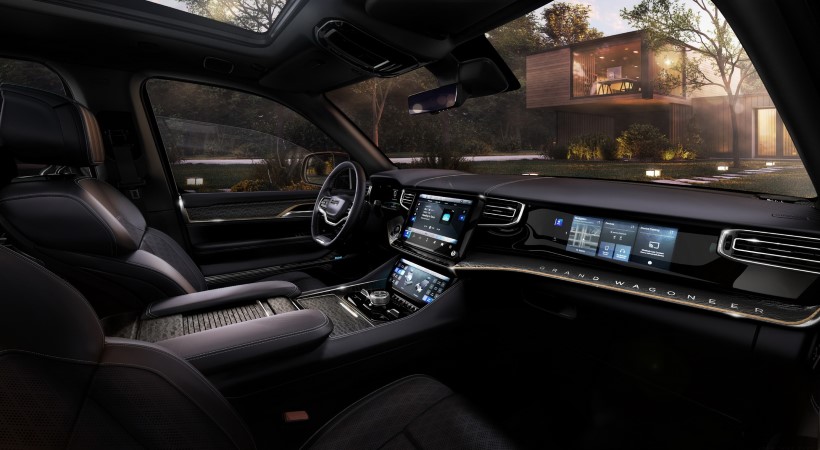 El interior está repleto de tecnología y lujo, abriendo un nuevo segmento de lujo y confort estadounidense. Foto: Jeep