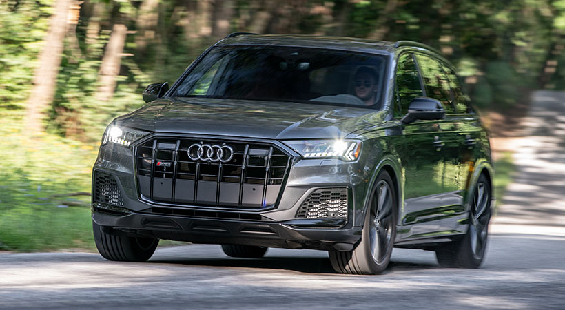 El acabado plateado combina con el de las tapas de los retrovisores exteriores, así como con otros elementos estéticos repartidos por la carrocería, terminados en plata mate. Foto: Audi