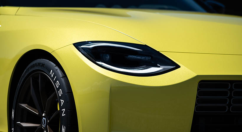 La forma del capó y los faros LED inclinados en forma de lágrima nos recuerdan al Z original. Foto: Nissan