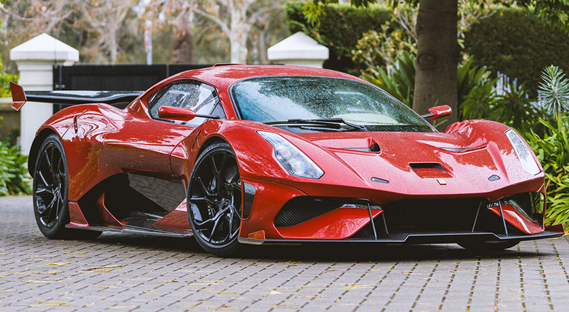 un 5.4 litros V8 con una potencia máxima de 700 caballos de fuerza y 492 libras/pie de torsión es el motor encargado de potenciar al auto. Foto: Brabham