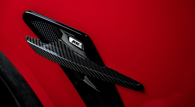 Abt colocó en la parte delantera unos discretos alerones fabricados con fibra de carbono. Foto: Abt
