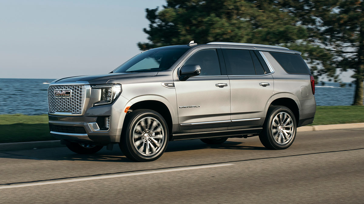 la suspensión neumática de la nueva GMC Yukon Denali 2021 puede incrementar la altura en 50 mm en su modo de tracción 4LO para potenciar las capacidades off-road. Foto: GMC