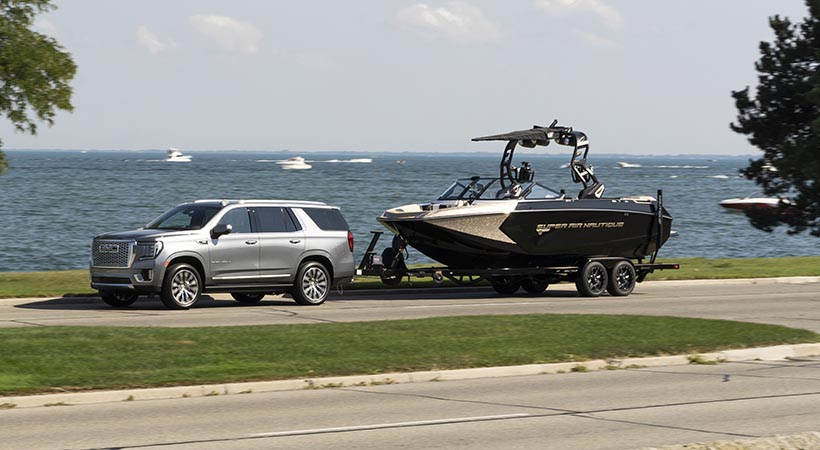 Al control de velocidad de crucero adaptativo se suman programas especiales en modo remolque y sistema de tracción integral . Foto: GMC