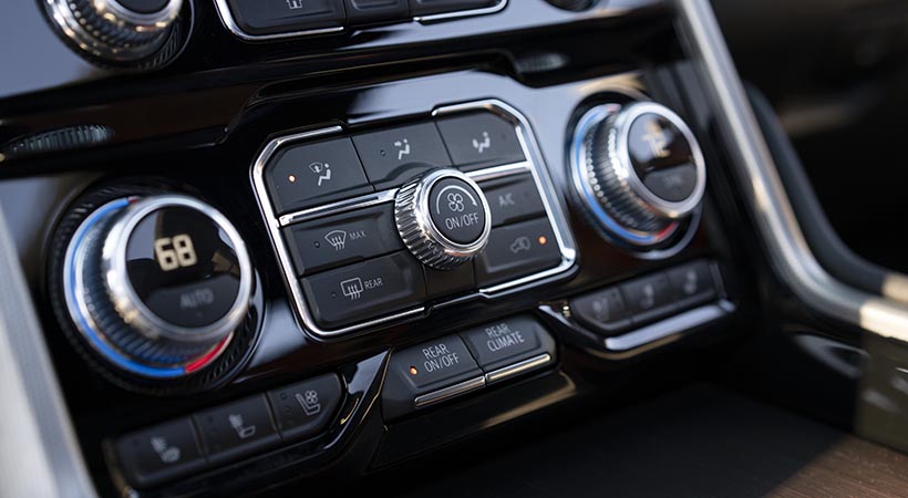 En el interior encontramos múltiples detalles premium. Foto: GMC