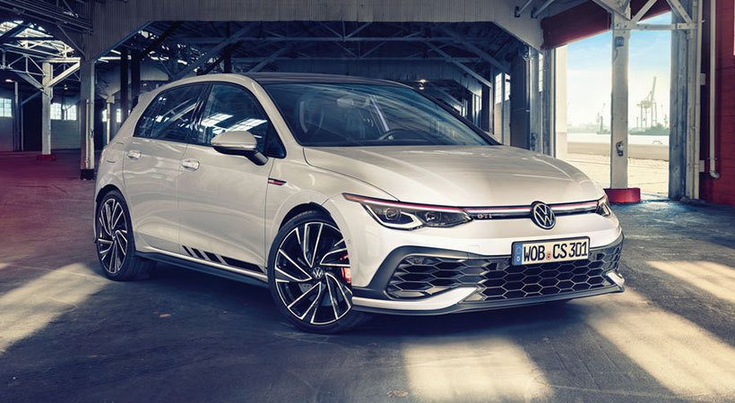 El Volkswagen Golf GTI Clubsport 2021 ahora cuenta con un nuevo paragolpes y splitter delantero, así como un spoiler trasero de dos piezas y rines de 19 pulgadas. Foto: VW