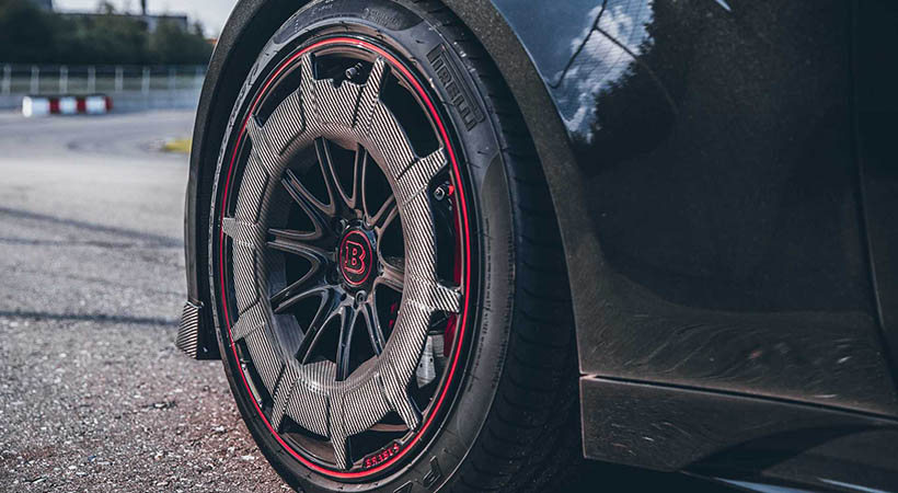 Los rines cuentan con un diseño especial para mejorar la aerodinámica. Foto: Brabus