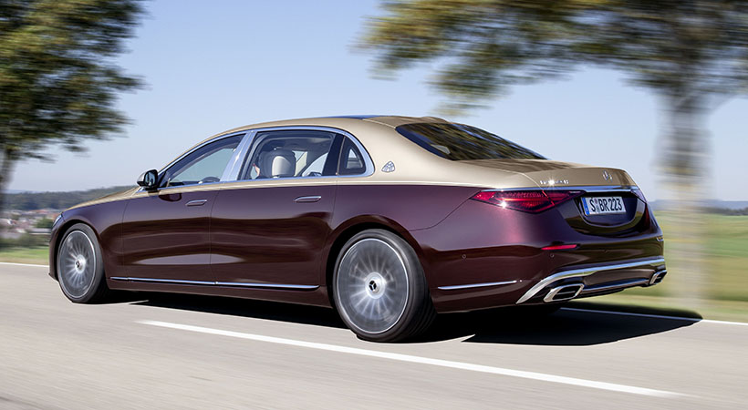 En los laterales destacan los llantas, que pueden ser multirradio o con el diseño clásico semi-lenticular. Foto: Mercedes-Benz.