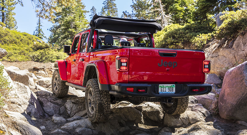Como es costumbre en Jeep, esta pick-up destaca por una serie de soluciones en la zona de carga que lo hacen destacar de los competidores. Foto: Jeep
