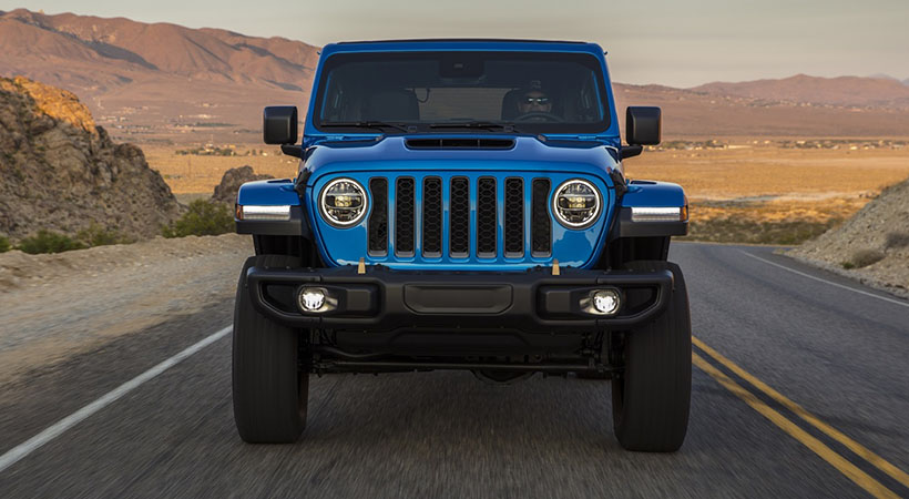 El frente cuenta con una parrilla de mayor tamaño para proporcionar más enfriamiento al motor. Foto: Jeep