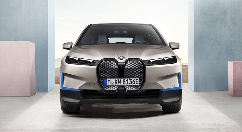 Su tecnología de recarga es compatible con cargadores rápidos de corriente directa de hasta 200 kW, de modo que en sólo 10 minutos puede recuperar hasta 74 millas de autonomía, Foto: BMW