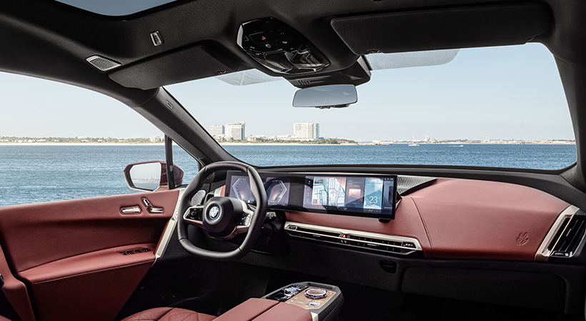 La cabina busca ser lo más relajante posible, lejos de la complejidad que hemos visto en varios modelos fuera de la gama i. Foto: BMW