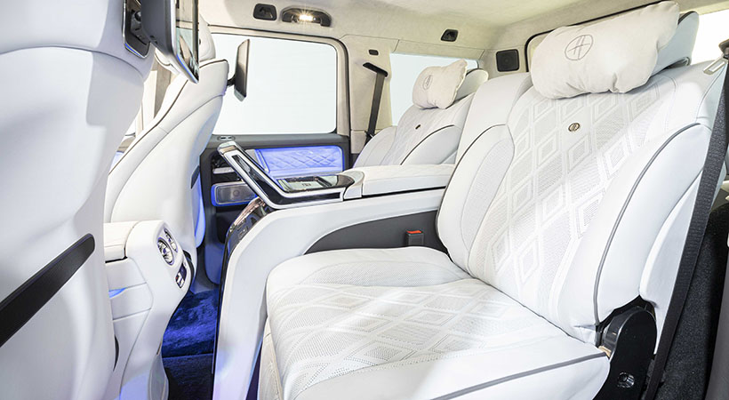 En la parte trasera, el asiento corrido fue sustituido por dos butacas tipo capitán. Foto: HOFELE-Design