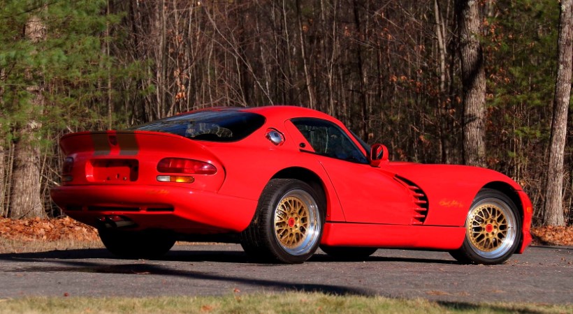 Los cambios a la carrocería se mantuvieron mínimos, tomando inspiración en el legendario Shelby Cobra. Foto: Mecum