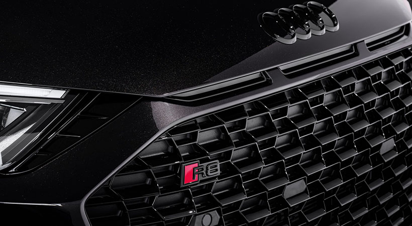 Todas las placas del auto han sido ennegrecidas, acentuando el tema de pantera negra por todo el exterior. Foto: Audi