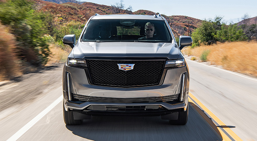 Cadillac Escalade 2021 está disponible en dos variantes una versión tradicional y otra de cabina extendida. ambas con mejoras en espacio para la segunda fila y tercera fila de asientos, además de más espacio de carga. Foto: Cadillac