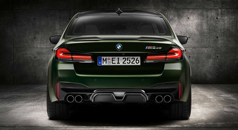 Como era de esperarse, este modelo recibe todo un baño de piezas fabricadas en fibra de carbono y plástico reforzado con fibra de carbono como el splitter, techo, cofre y carcasas de espejos. Foto: BMW