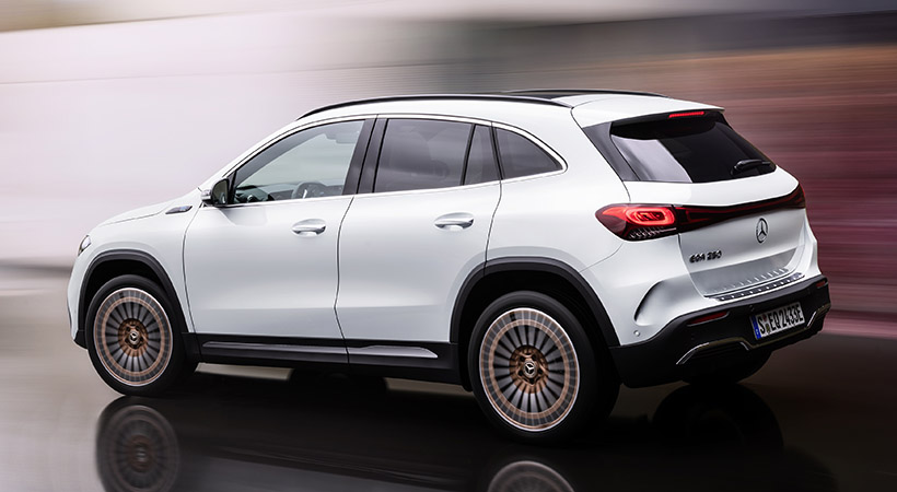 El nuevo Mercedes EQA 2021 estará disponible para reservar a partir de febrero, llegando los primeros modelos a los concesionarios de Europa durante primavera. Foto: Mercedes-Benz