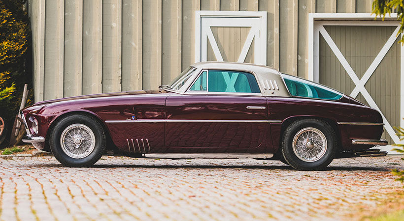 El motor del auto es un V12 atmosférico 3.0 litros con tres carburadores Weber. Foto: RM Sotheby's