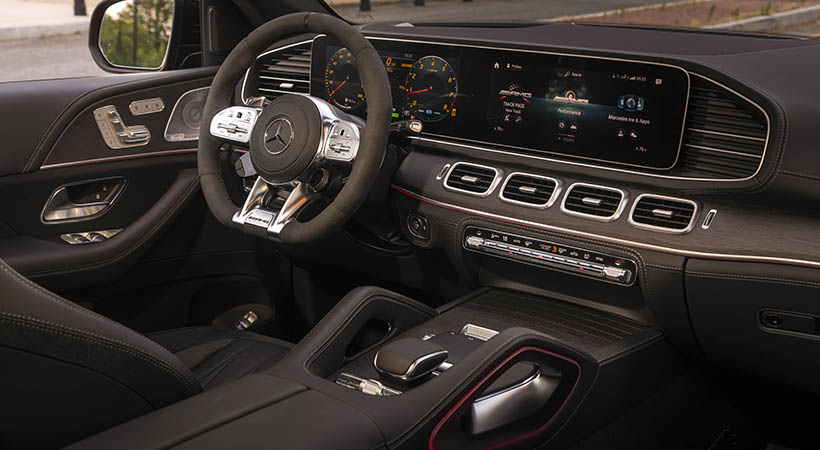 El volante -parte de AMG Performance- cuenta con paletas para cambios, aluminizadas, y ergonómicamente diseñadas. Foto: Mercedes-AMG