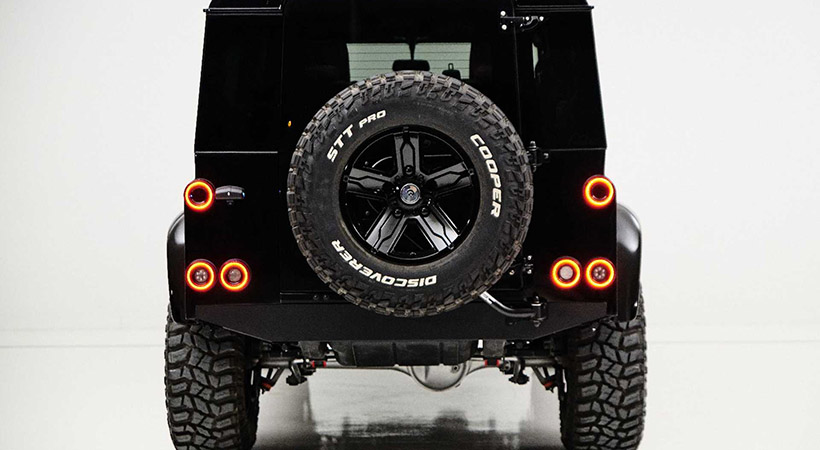 La parte baja cuenta con protecciones especiales para off-road. Foto: Ares Design