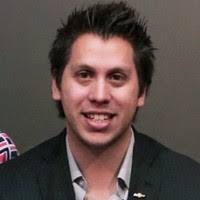 Chad Lyons, Gerente de Comunicaciones Globales de Productos de GMC