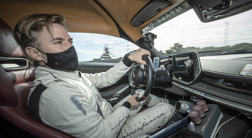 Nick Heidfeld puso a prueba los 19,900 hp del Pininfarina Battista. Foto: Pininfarina